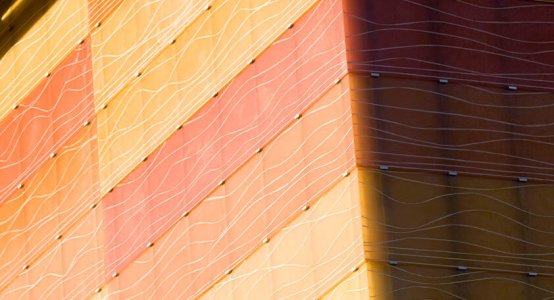 composiet-gevel-composite-facade-wallpanel-carbon-wall-cladding-fassadenverkleidung-wandpaneel-gevelbeplating-lichtgewicht-lightweight-sportcentrum-universiteit-Amsterdam-Raficlad-USC