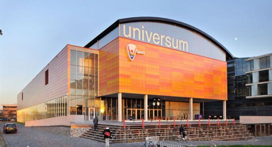 Composiet-gevel-composite-facade-wallpanel-carbon-wall-cladding-fassadenverkleidung-wandpaneel-gevelbeplating-gevel-lichtgewicht-lightweight-sportcentrum-universiteit-Amsterdam-Raficlad-USC