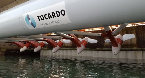 Holland-Composites-tidal-energy-power-turbine-blades-Oosterschelde-for-Tocardo-blade