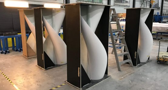 Small-wind-turbine-green-hybrids-holland-composites-blade-blades-production