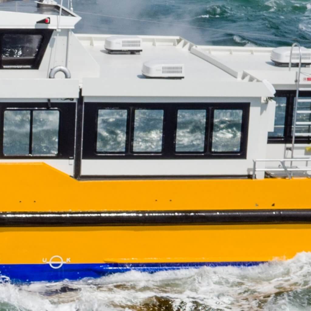 Holland-Composites-W44-24_ES-Casa-de-la-cubierta-Compuesto-Robusto-Ahorro de costes-Ahorro-de-combustible-Ahorro-de-peso-Aumento-de-la-comodidad©WindcatWorkboats