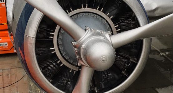 Holland-Composites-DC3-Douglas-Dakota-carbon-propellers-restauratie-Madurodam-detailbeeld-motor